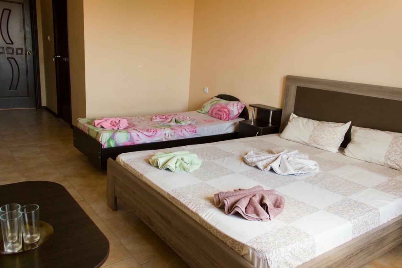Sun Joy Hotel Sanzhiika Eksteriør billede