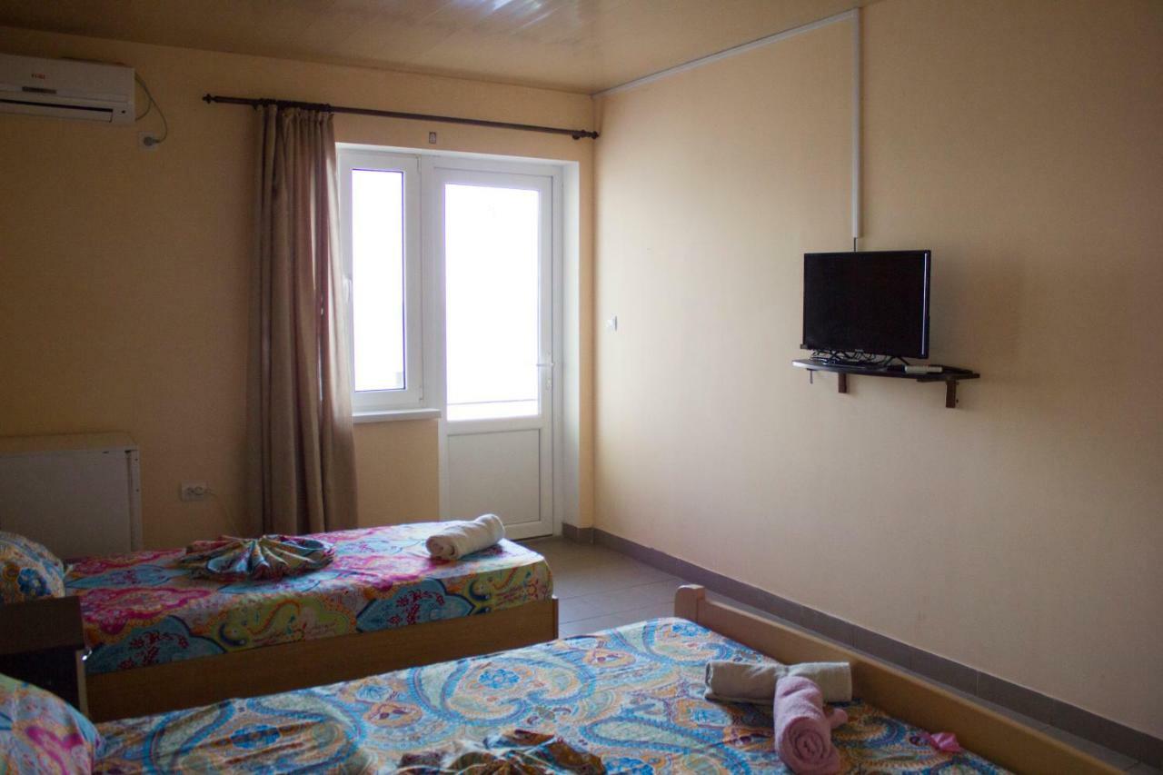 Sun Joy Hotel Sanzhiika Eksteriør billede