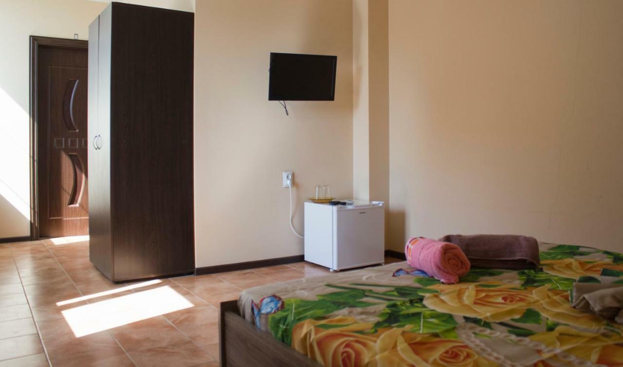 Sun Joy Hotel Sanzhiika Eksteriør billede